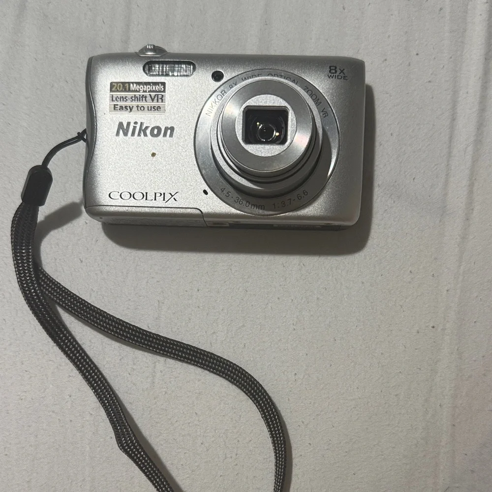 Nikon COOLPIX Silver Compact Camera